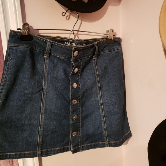 SOLD American eagle button up denim skirt - Picture 2 of 5